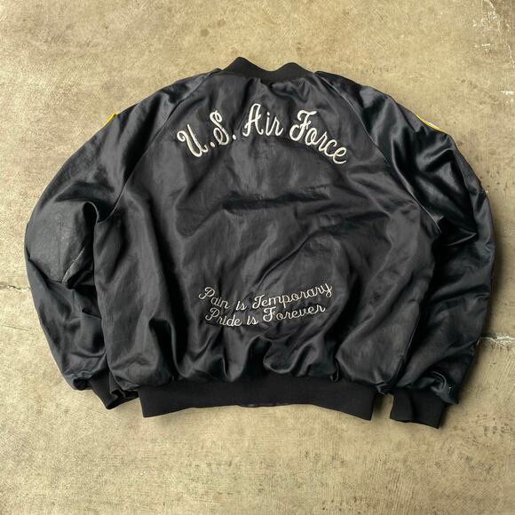 VINTAGE US AIR FORCE CHAINSTITCHED SATIN JACKET PATCHES LARGE BLACK SOUVENIR - Picture 1 of 7
